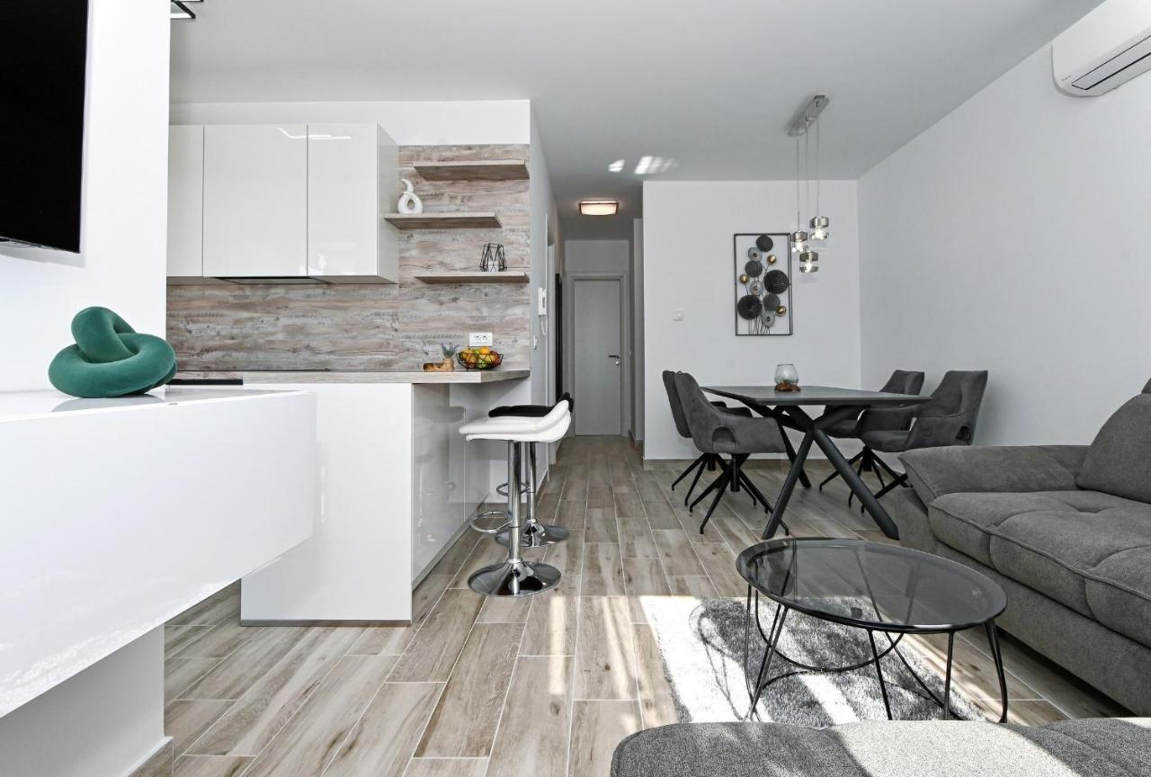 Luxury Apartment White Crystal Kaštela Екстериор снимка