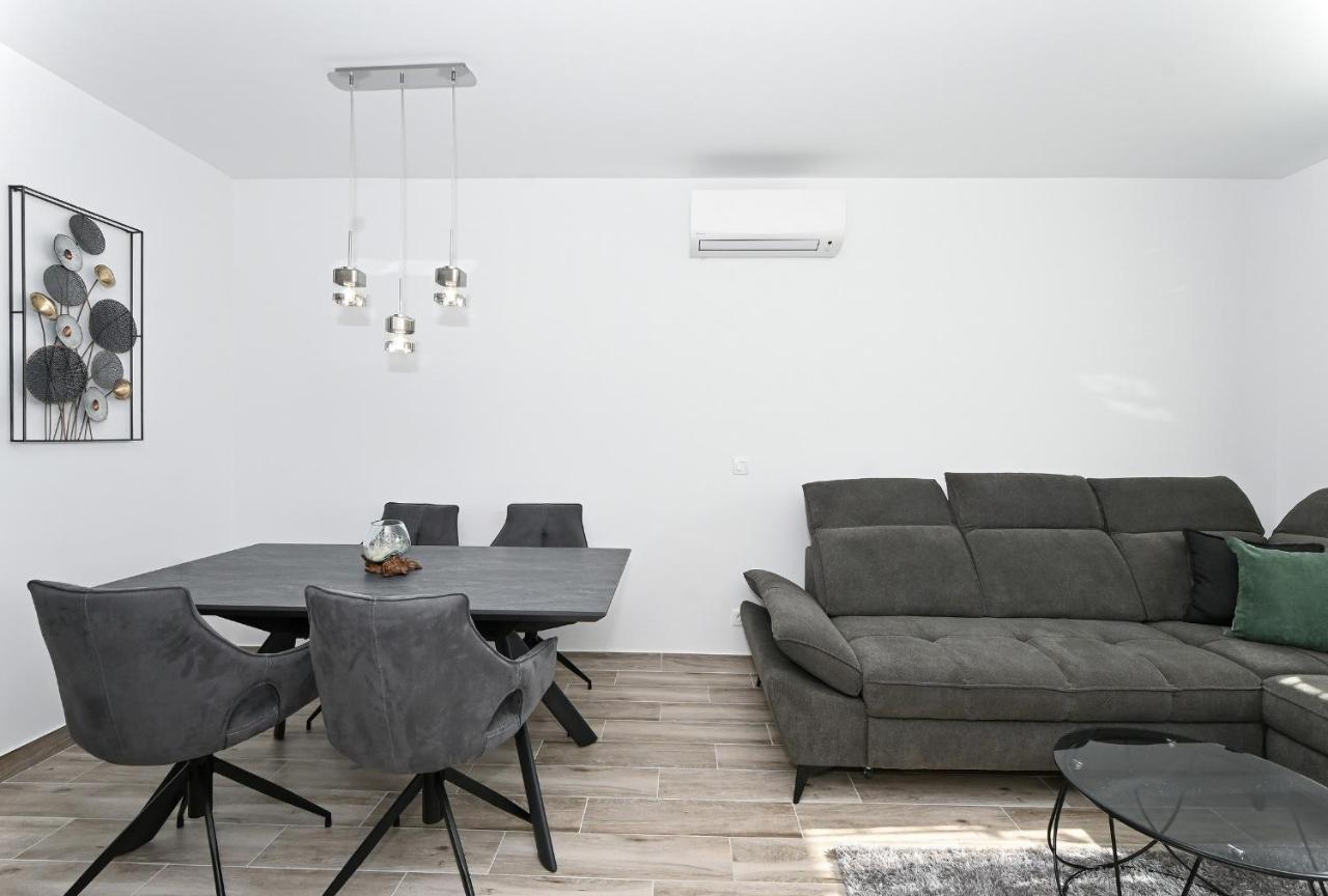 Luxury Apartment White Crystal Kaštela Екстериор снимка