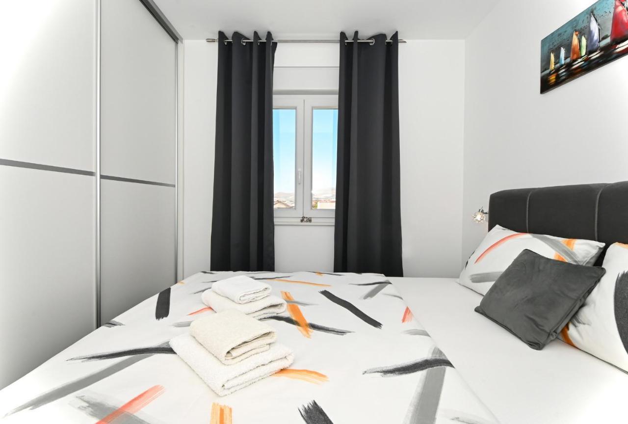 Luxury Apartment White Crystal Kaštela Екстериор снимка