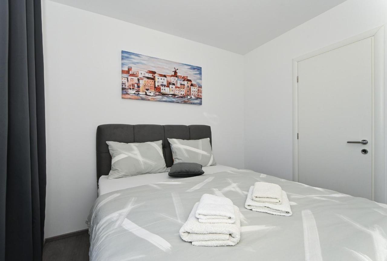 Luxury Apartment White Crystal Kaštela Екстериор снимка